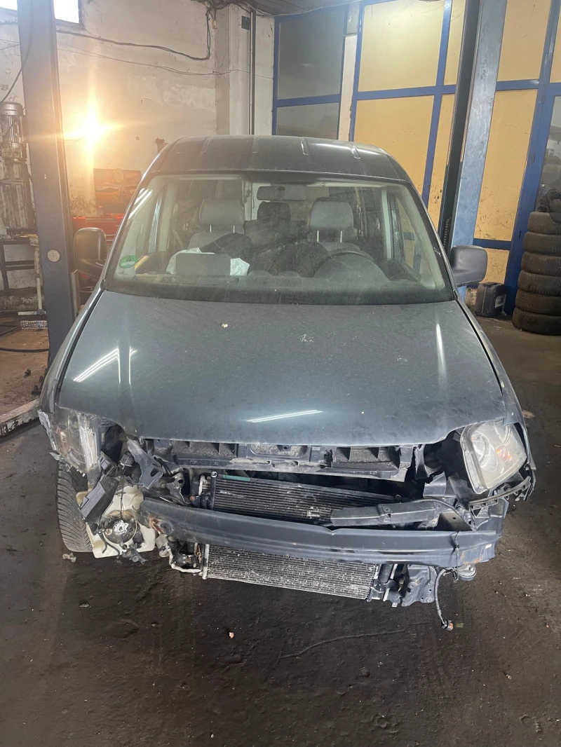 VW Caddy, снимка 1 - Автомобили и джипове - 46319157