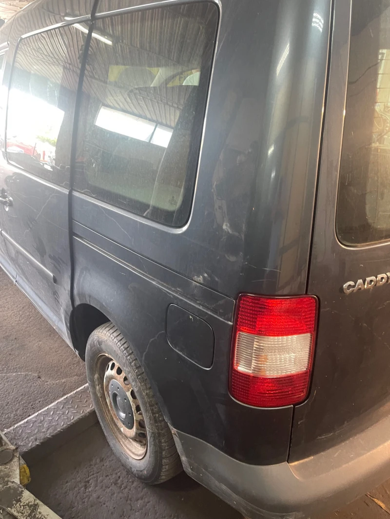 VW Caddy, снимка 4 - Автомобили и джипове - 46319157