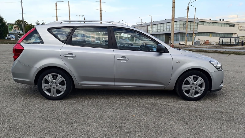 Kia Ceed 1.4i, снимка 6 - Автомобили и джипове - 47357365