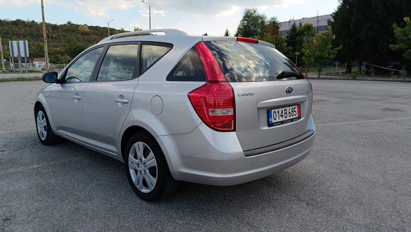 Kia Ceed 1.4i, снимка 3 - Автомобили и джипове - 47357365