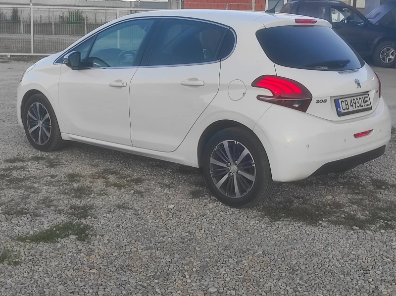 Peugeot 208 1.2 PureTech Allure, снимка 2 - Автомобили и джипове - 47388522