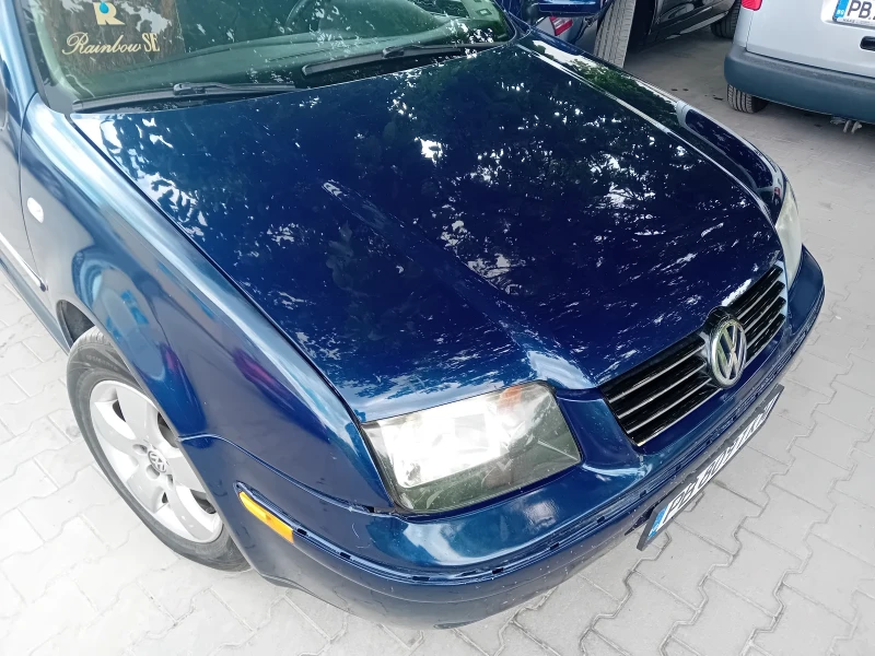 VW Jetta Седан, снимка 2 - Автомобили и джипове - 48394356