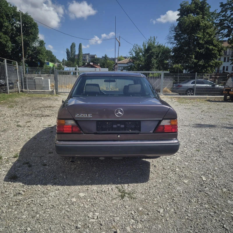 Mercedes-Benz E 230 НОВ ВНОС, снимка 4 - Автомобили и джипове - 51070635