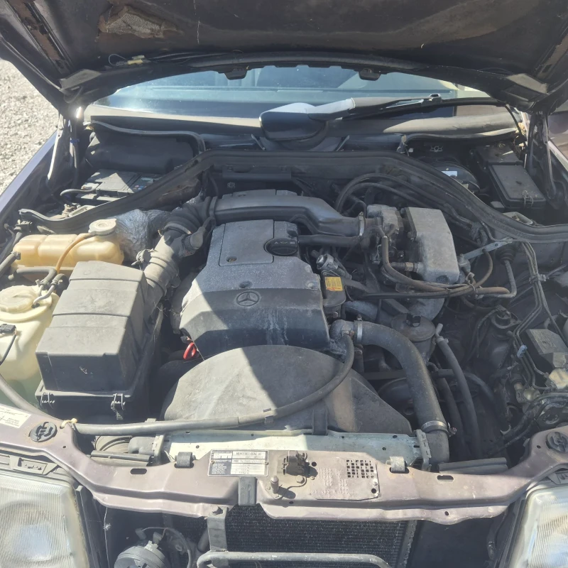 Mercedes-Benz E 230 НОВ ВНОС, снимка 13 - Автомобили и джипове - 51070635