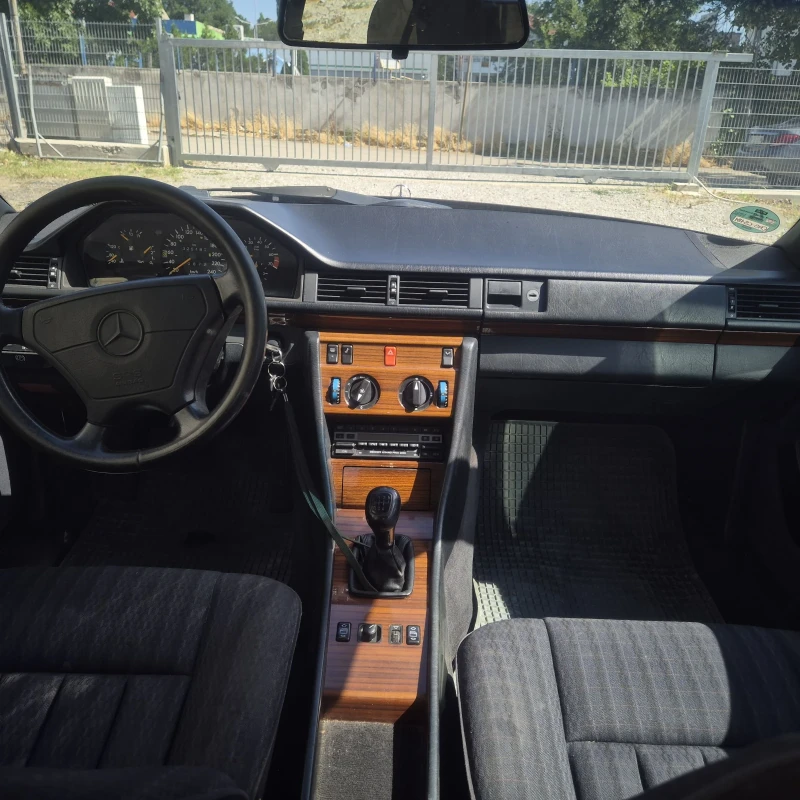 Mercedes-Benz E 230 НОВ ВНОС, снимка 8 - Автомобили и джипове - 51070635