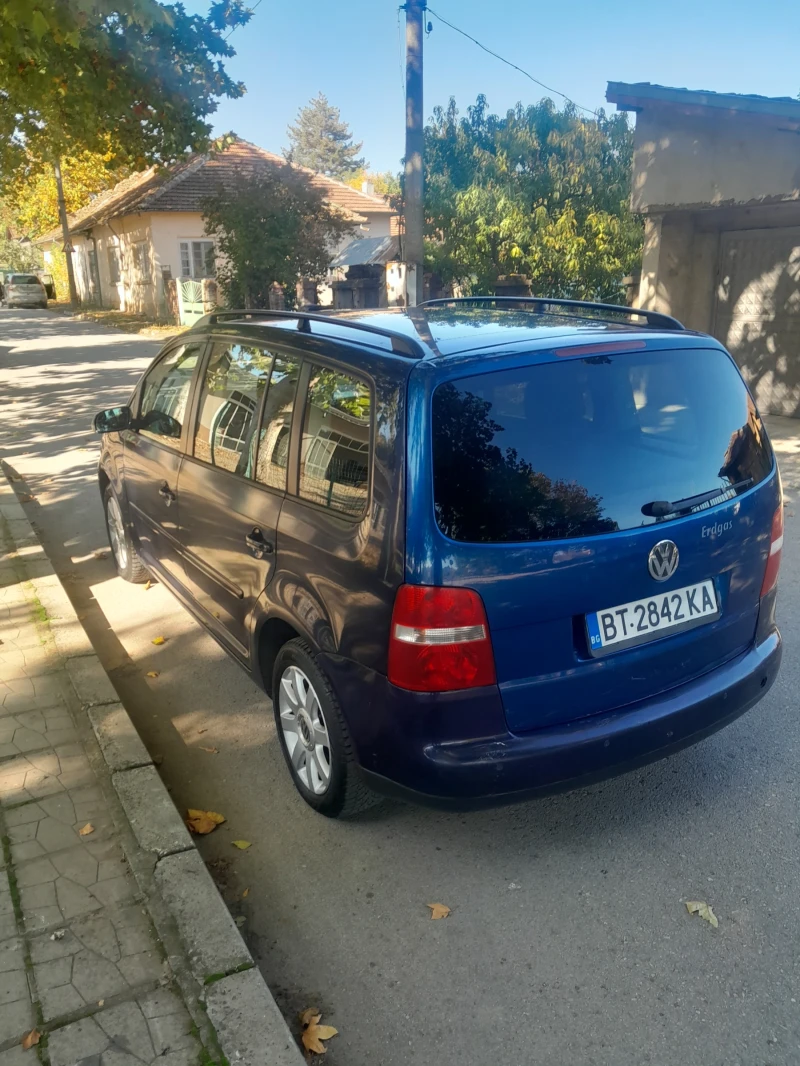 VW Touran, снимка 3 - Автомобили и джипове - 52155284
