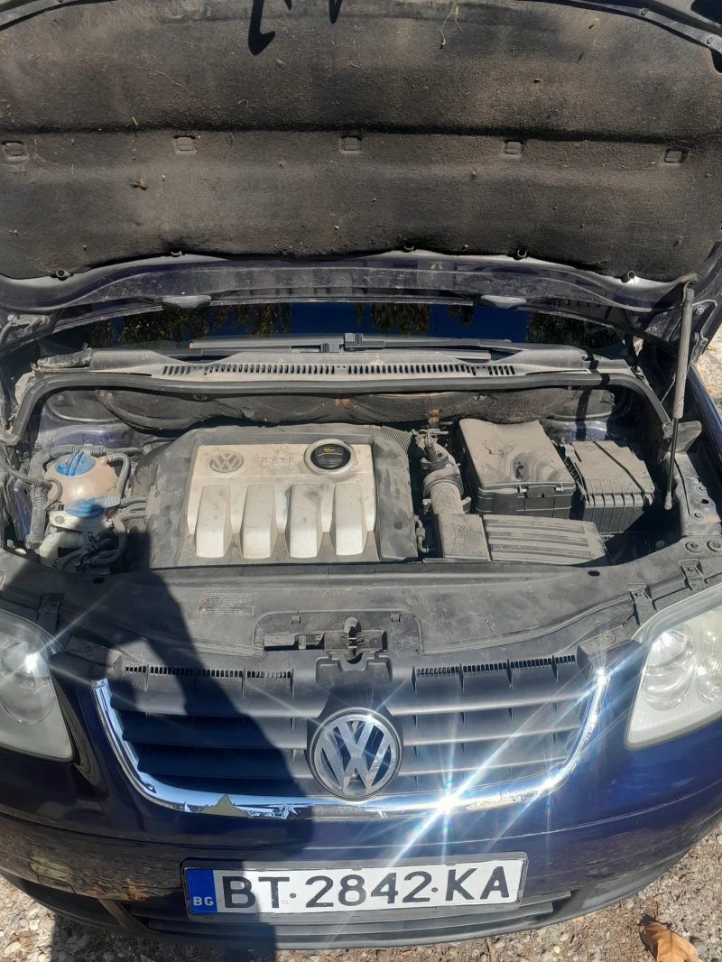 VW Touran, снимка 2 - Автомобили и джипове - 52155284