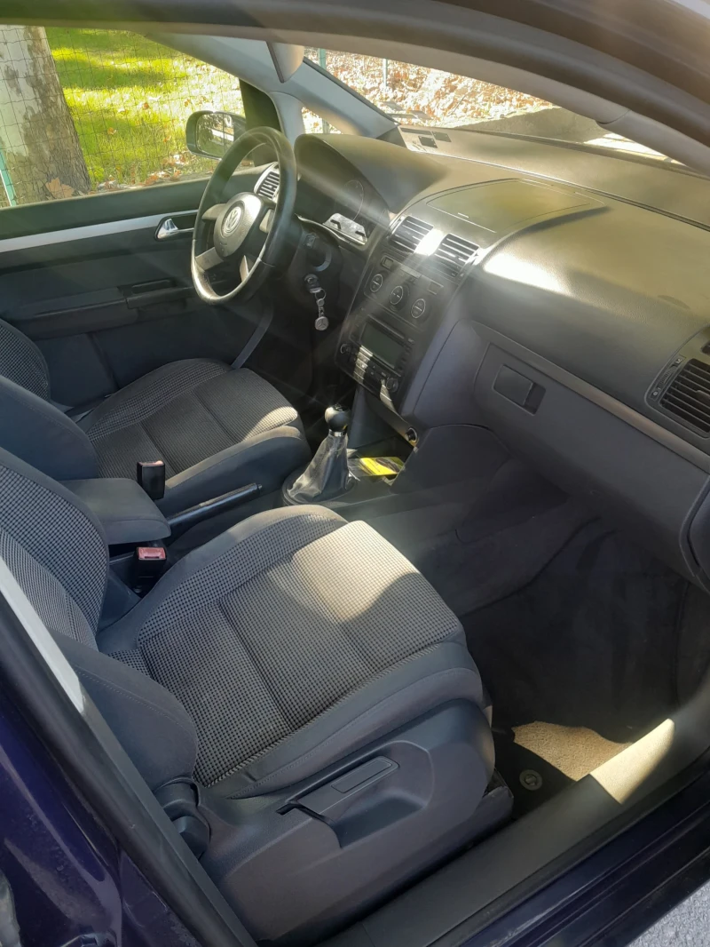 VW Touran, снимка 8 - Автомобили и джипове - 52155284