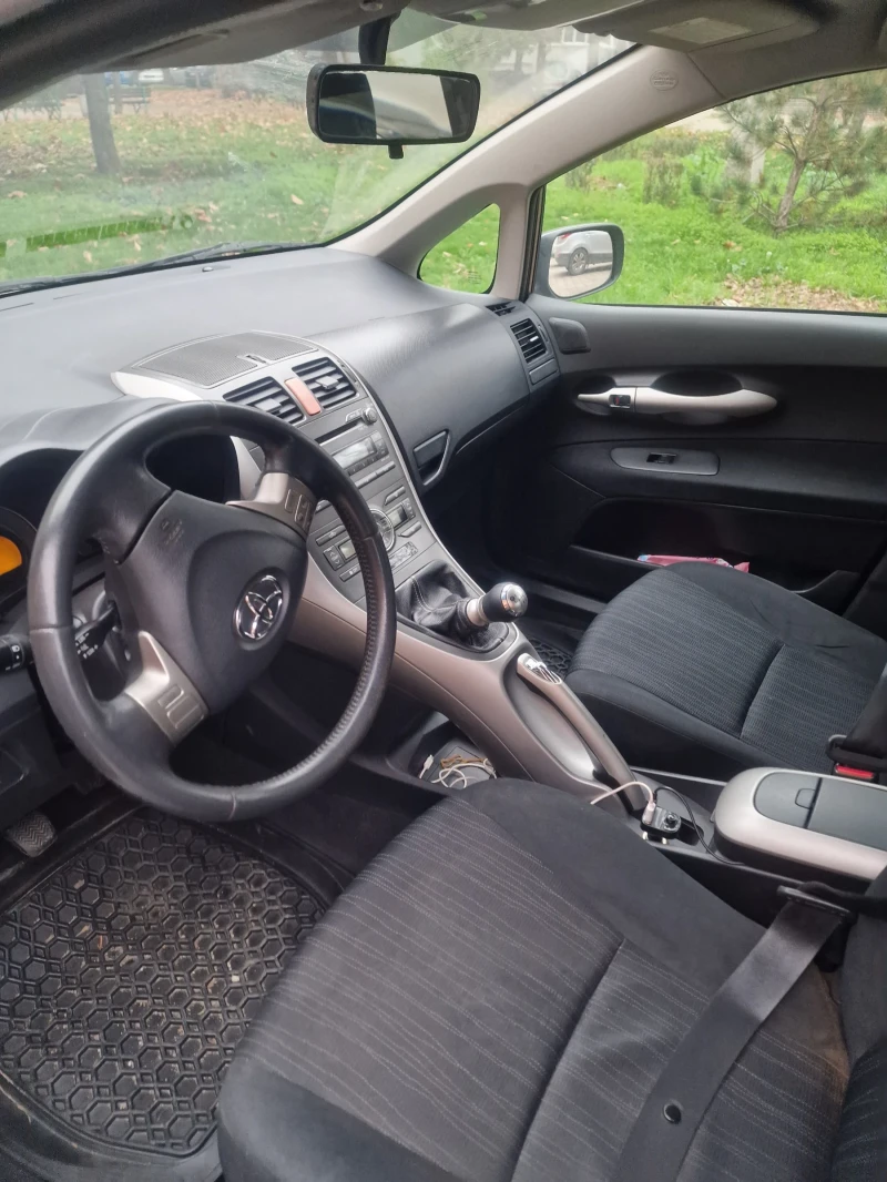 Toyota Auris 2, 0 D4D 126к.с., снимка 5 - Автомобили и джипове - 52655472