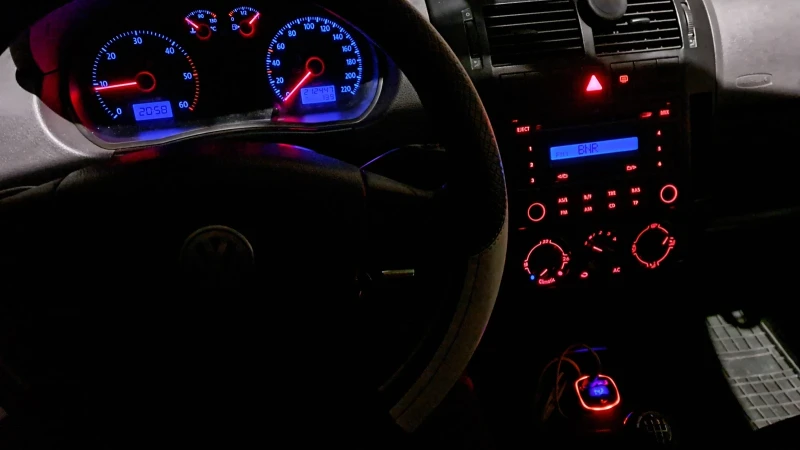 VW Polo 1.4tdi, снимка 15 - Автомобили и джипове - 52661774