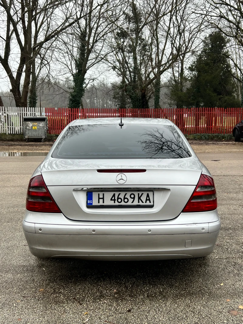 Mercedes-Benz E 200, снимка 2 - Автомобили и джипове - 52690436