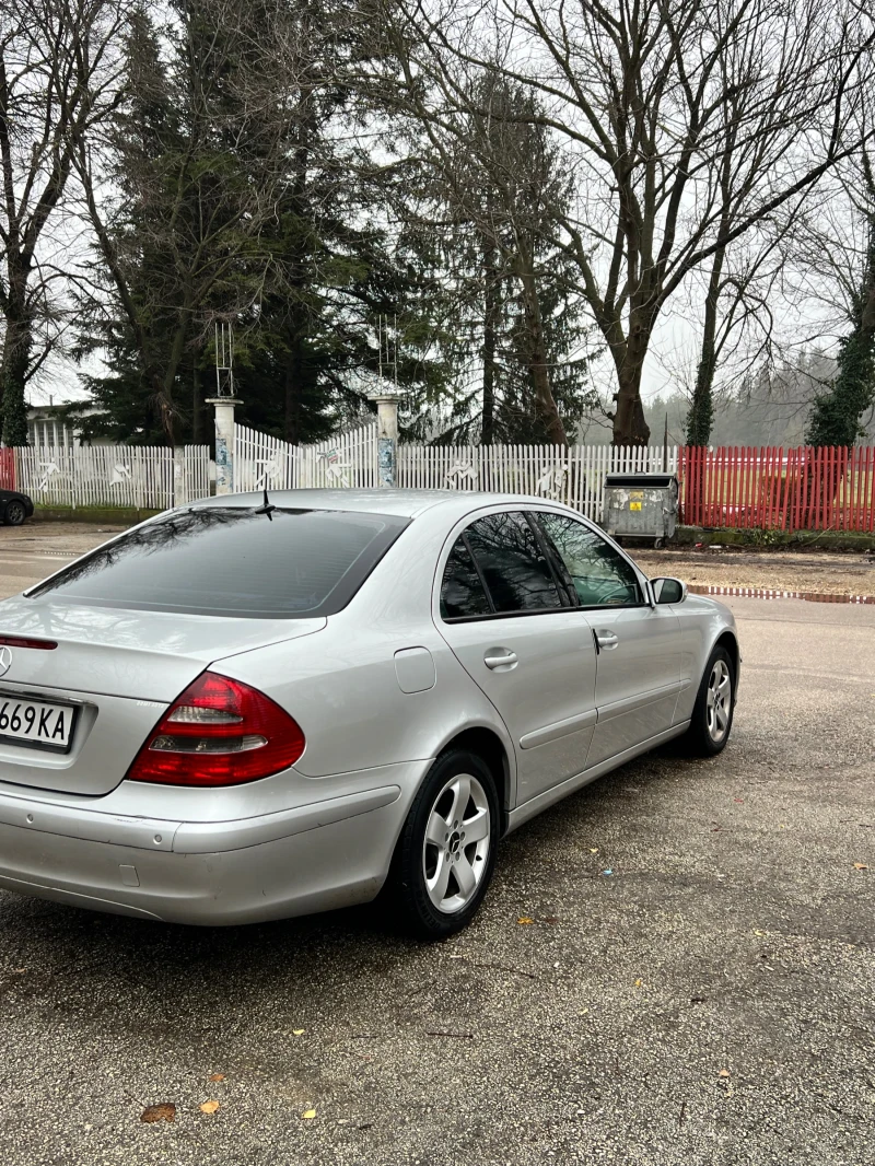 Mercedes-Benz E 200, снимка 3 - Автомобили и джипове - 52690436