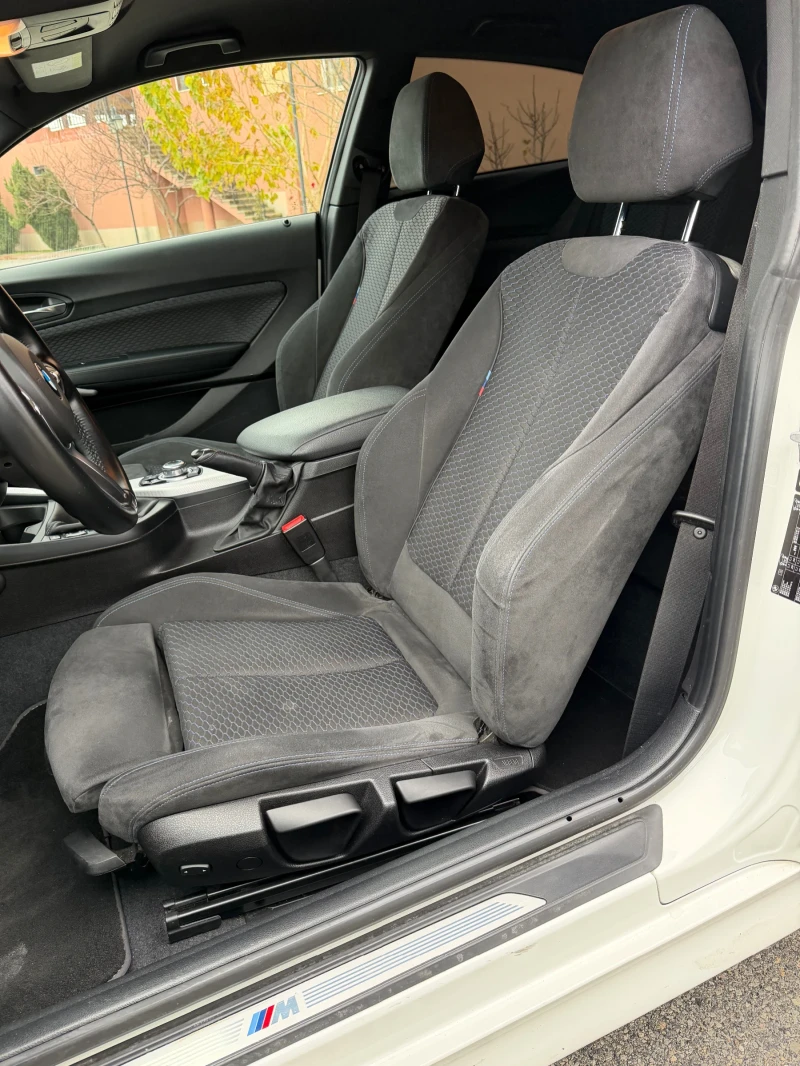 BMW 118 2.0D 2xM-Pack/Harmon-Kardon/Keyless, снимка 9 - Автомобили и джипове - 52818123