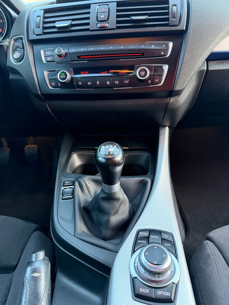 BMW 118 2.0D 2xM-Pack/Harmon-Kardon/Keyless, снимка 12 - Автомобили и джипове - 52818123