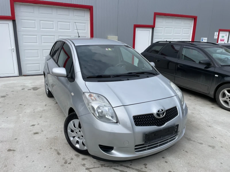 Toyota Yaris 1.3 VVT-i, снимка 2 - Автомобили и джипове - 52885084