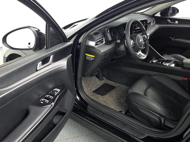 Kia K5 2.0, снимка 11 - Автомобили и джипове - 54263557