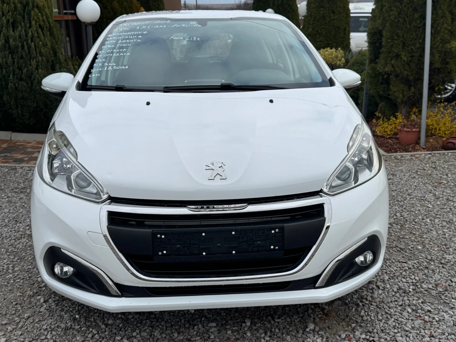 Peugeot 208 1.2i GAZ FACE LIFT - изображение 2