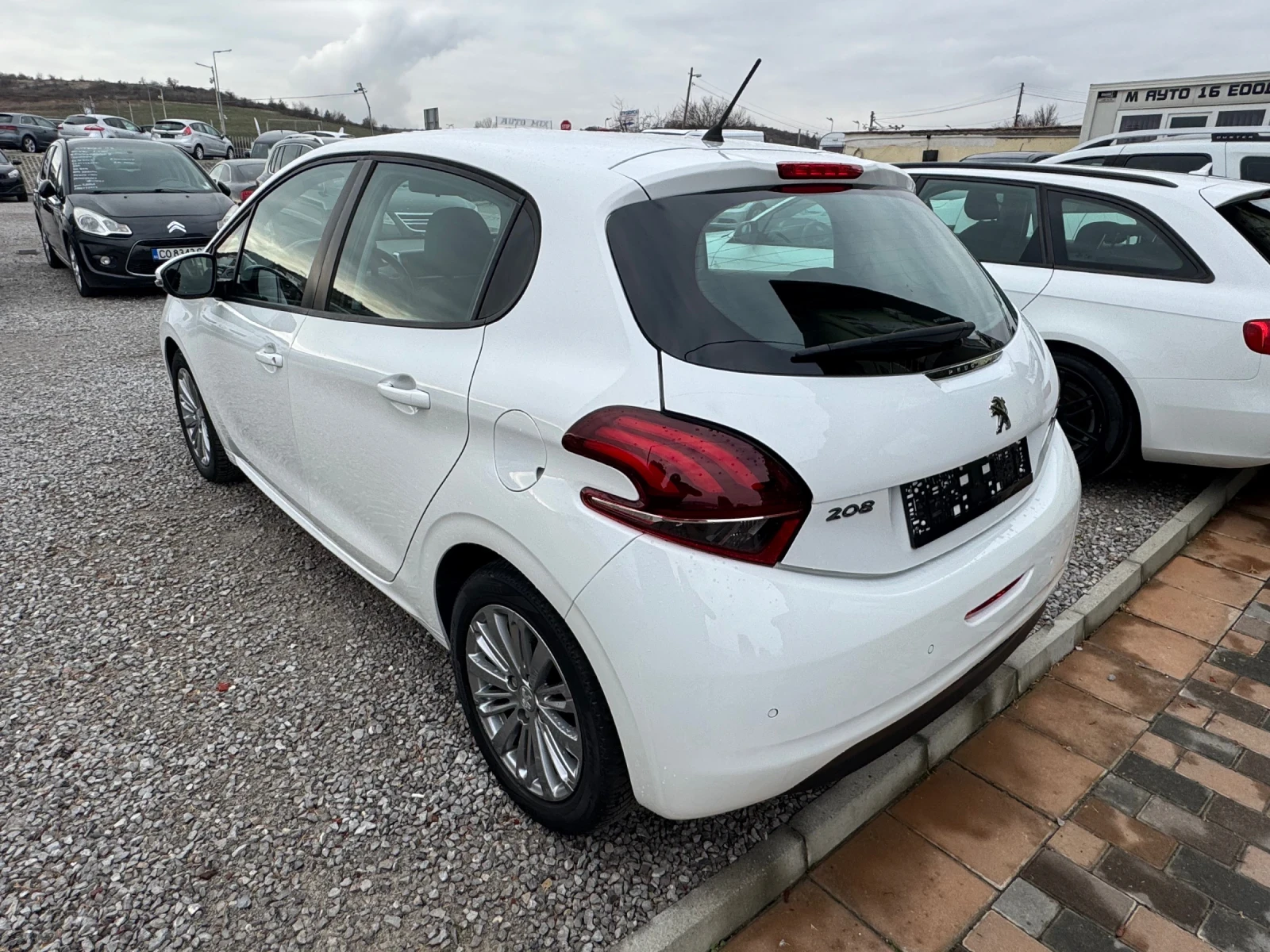 Peugeot 208 1.2i GAZ FACE LIFT - изображение 5