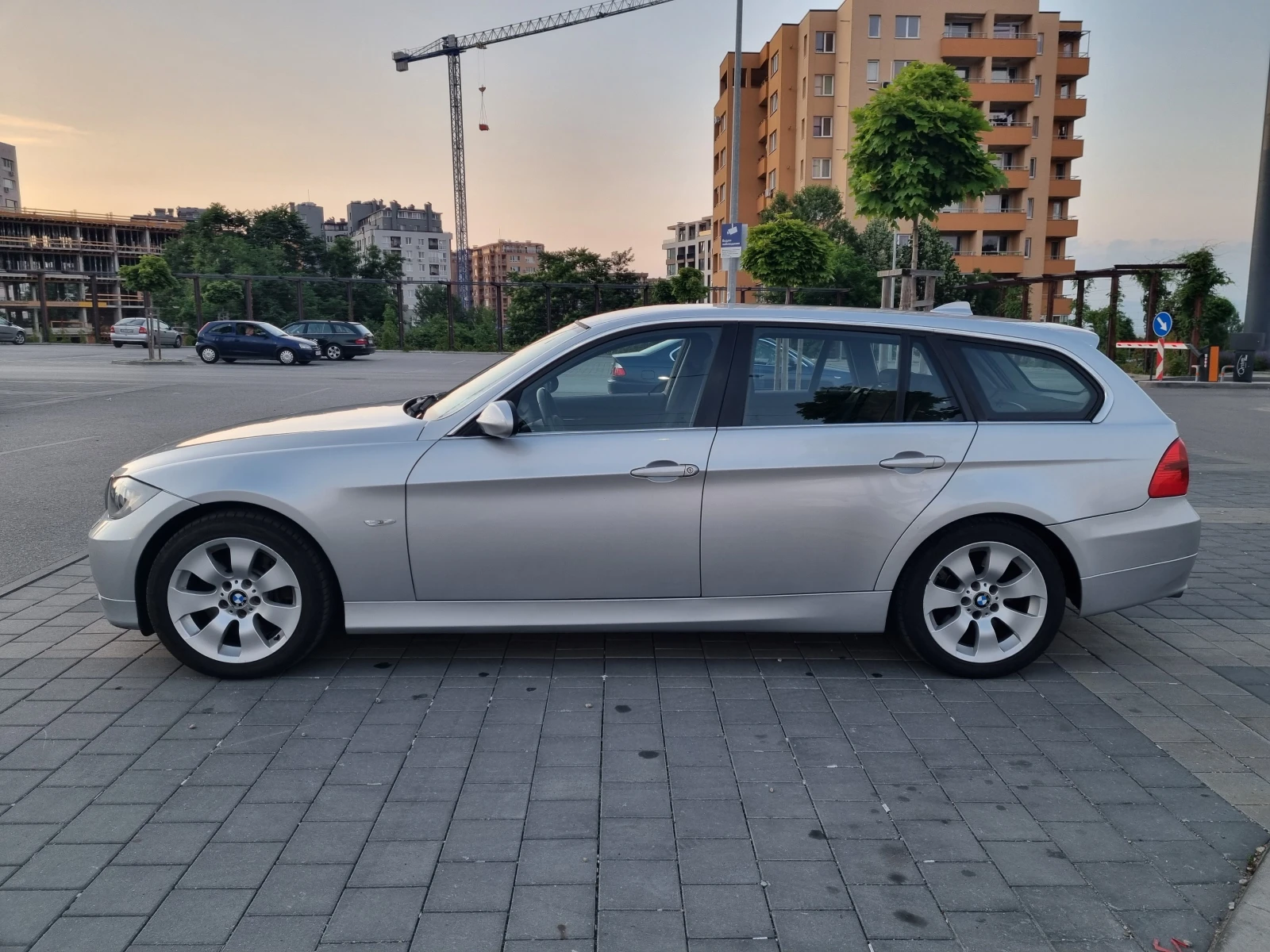 BMW 330 231 к.с., Навигация, Рекаро, xDelete - изображение 4