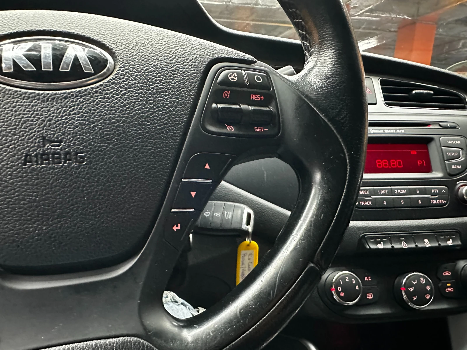 Kia Ceed Автоматик/1.6d 128 к.с./ГАРАНЦИЯ/БАРТЕР/ЛИЗИНГ/, снимка 15 - Автомобили и джипове - 50736871