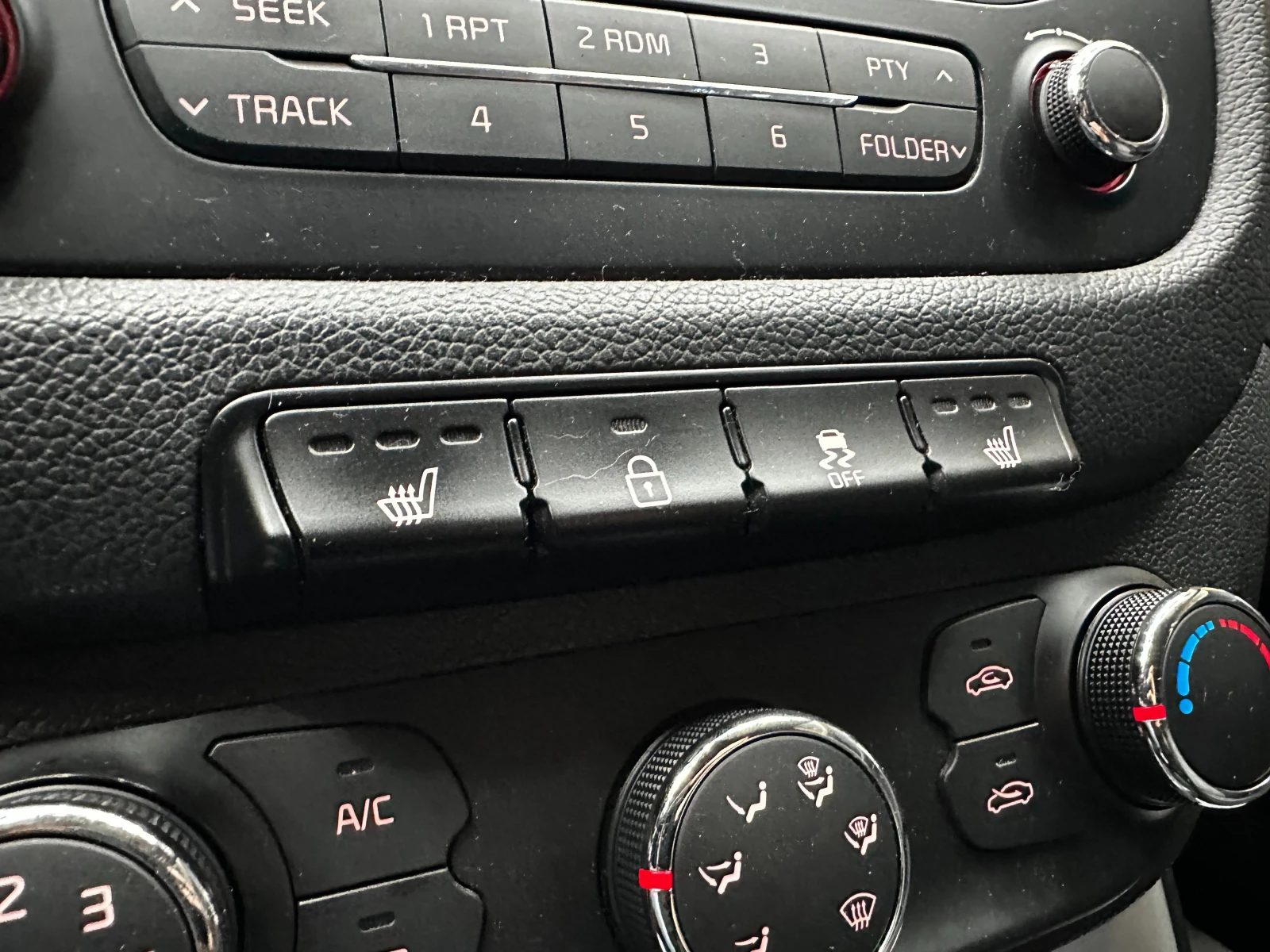 Kia Ceed Автоматик/1.6d 128 к.с./ГАРАНЦИЯ/БАРТЕР/ЛИЗИНГ/, снимка 13 - Автомобили и джипове - 50736871