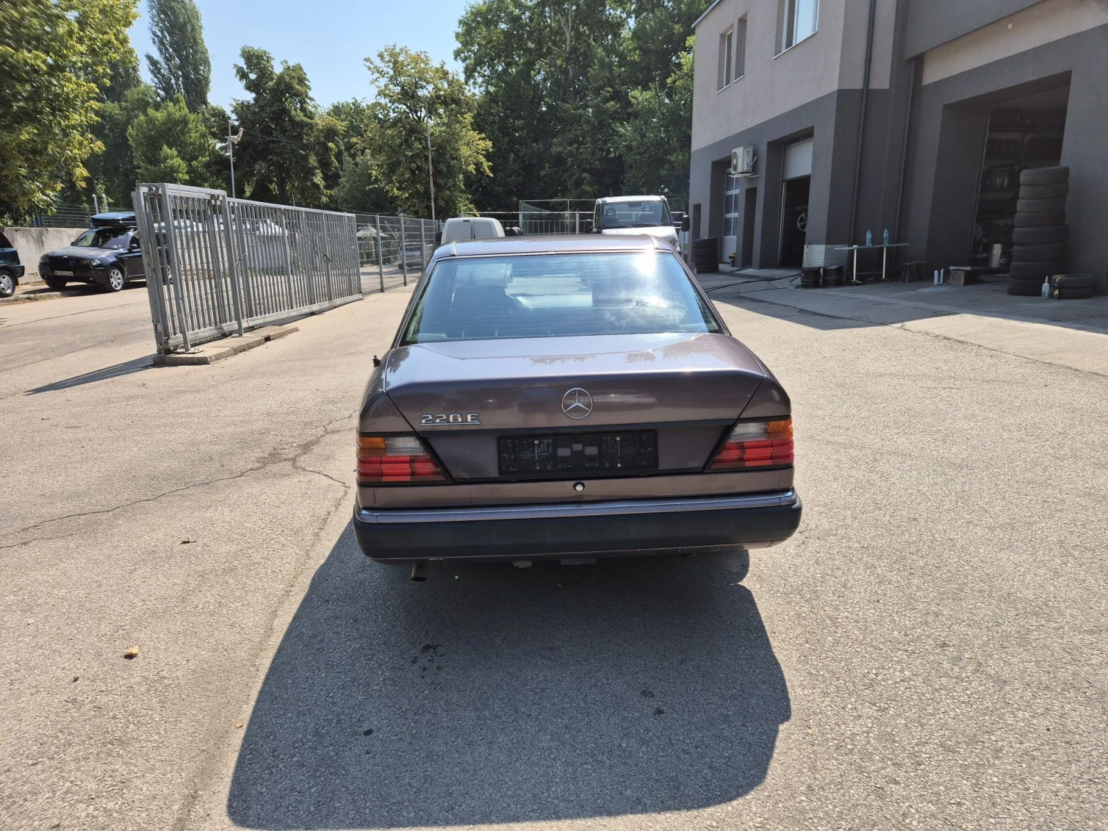 Mercedes-Benz 124 НОВ ВНОС, снимка 5 - Автомобили и джипове - 51070635