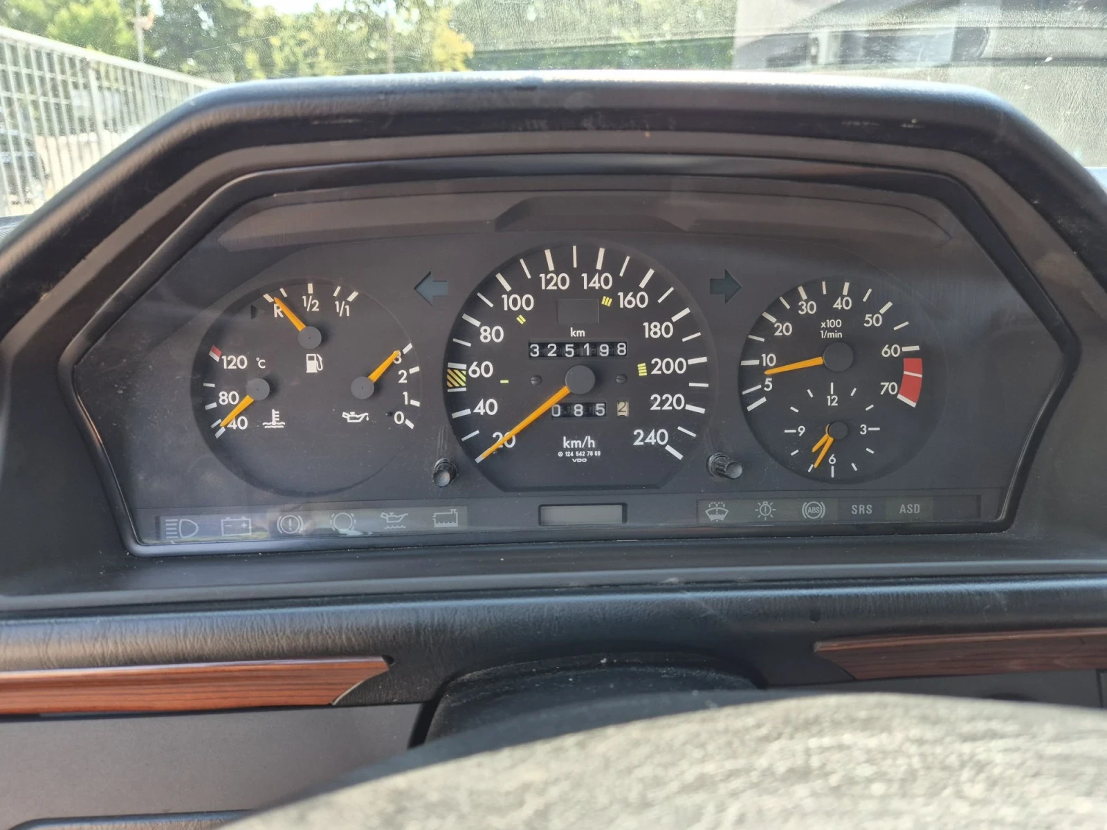 Mercedes-Benz 124 НОВ ВНОС, снимка 16 - Автомобили и джипове - 51070635