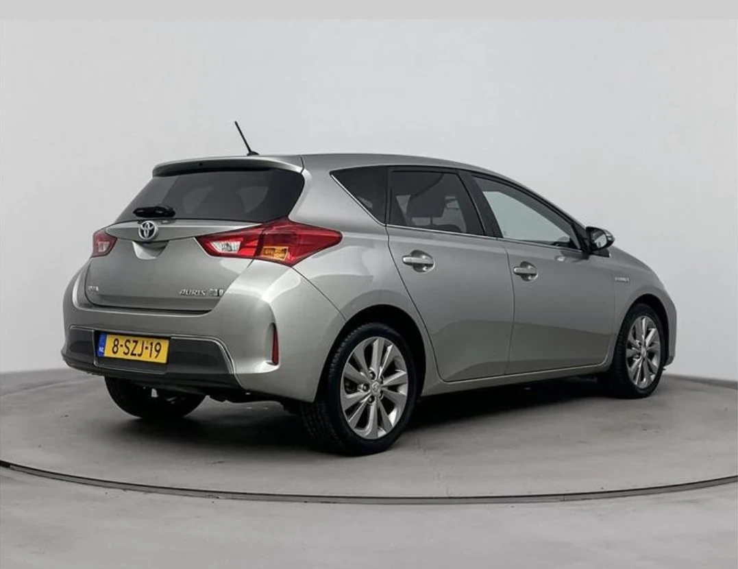 Toyota Auris 1.8 Hybrid, Full full full - изображение 2