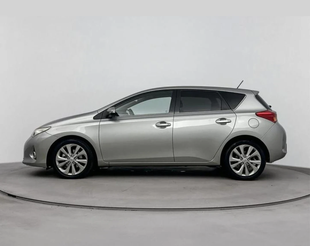 Toyota Auris 1.8 Hybrid, Full full full - изображение 4
