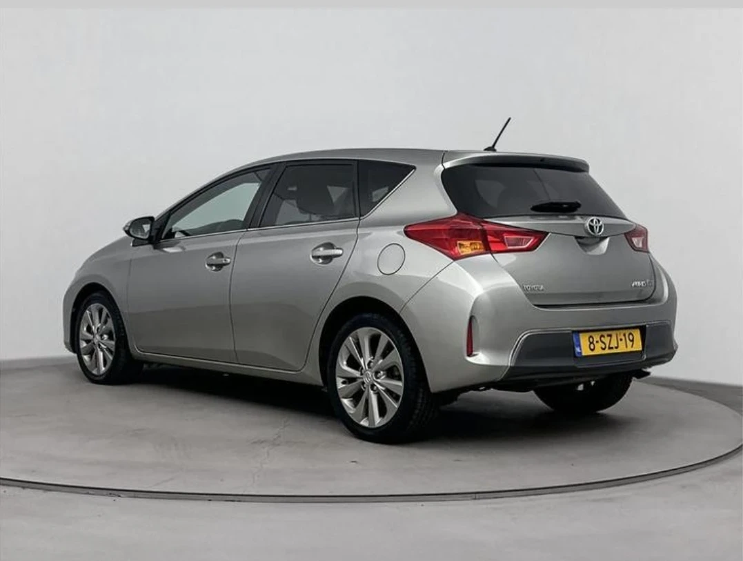 Toyota Auris 1.8 Hybrid, Full full full - изображение 5