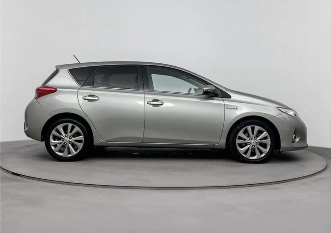 Toyota Auris 1.8 Hybrid, Full full full - изображение 3