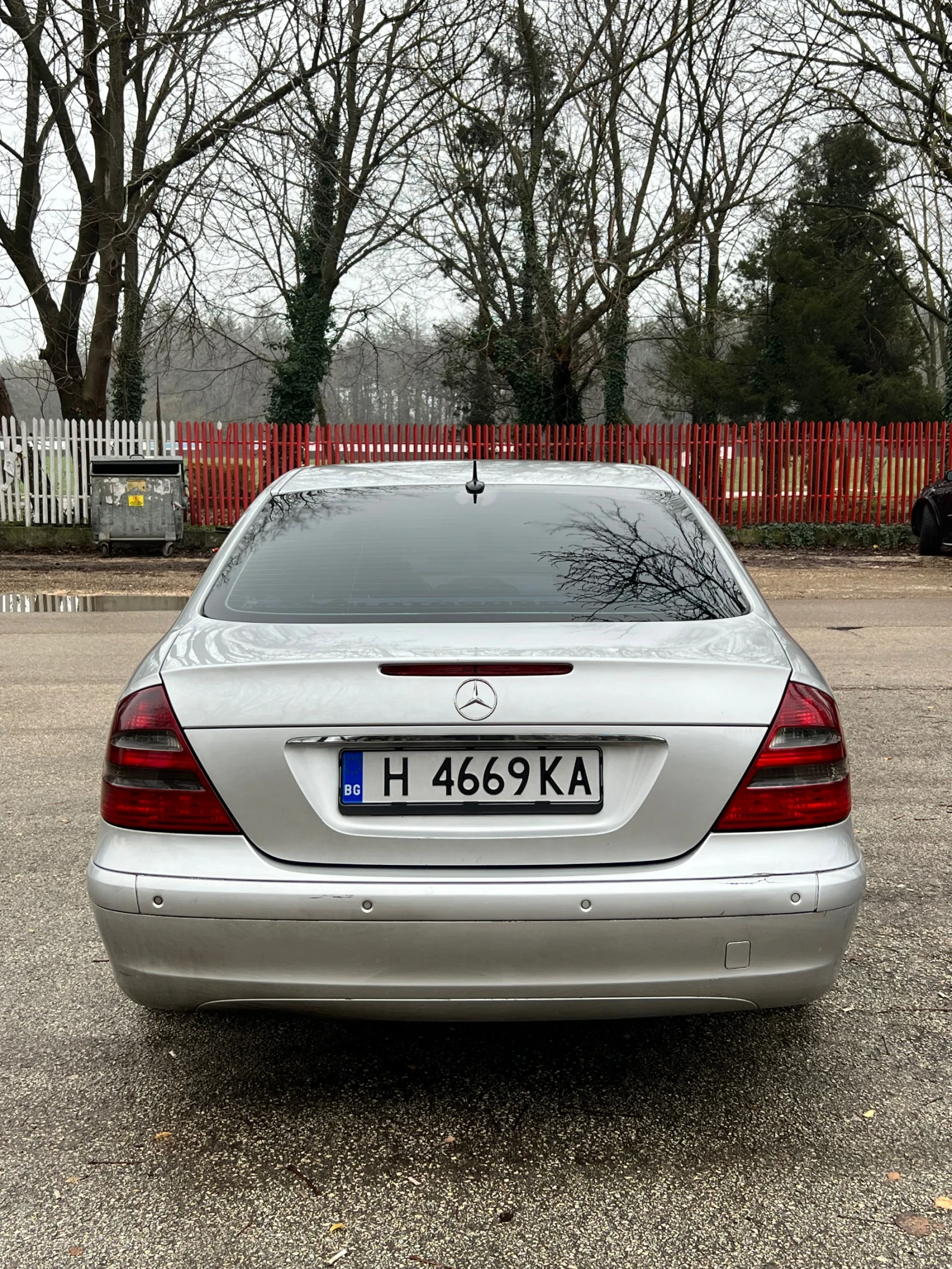 Mercedes-Benz E 200  - изображение 2