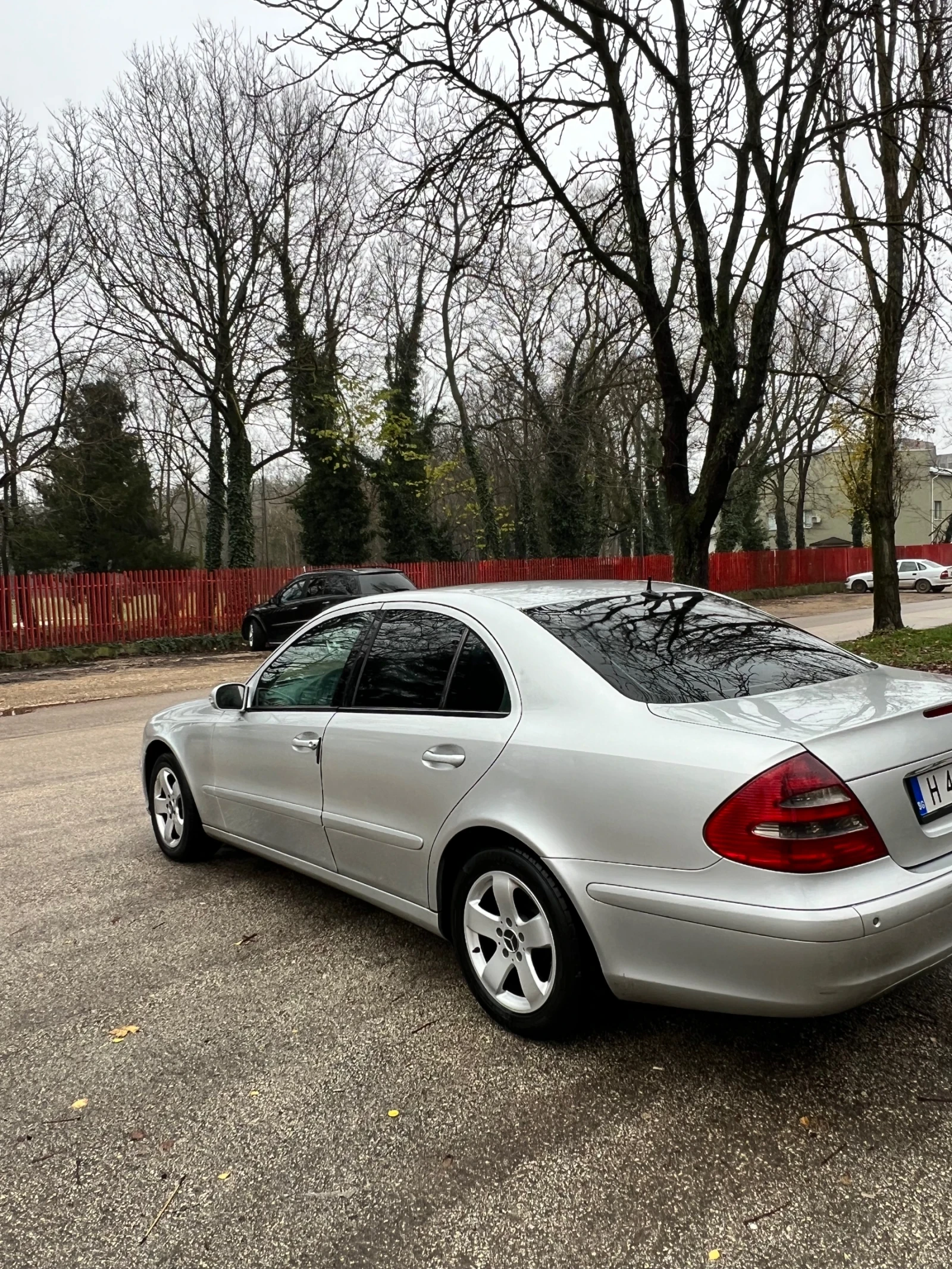 Mercedes-Benz E 200  - изображение 4