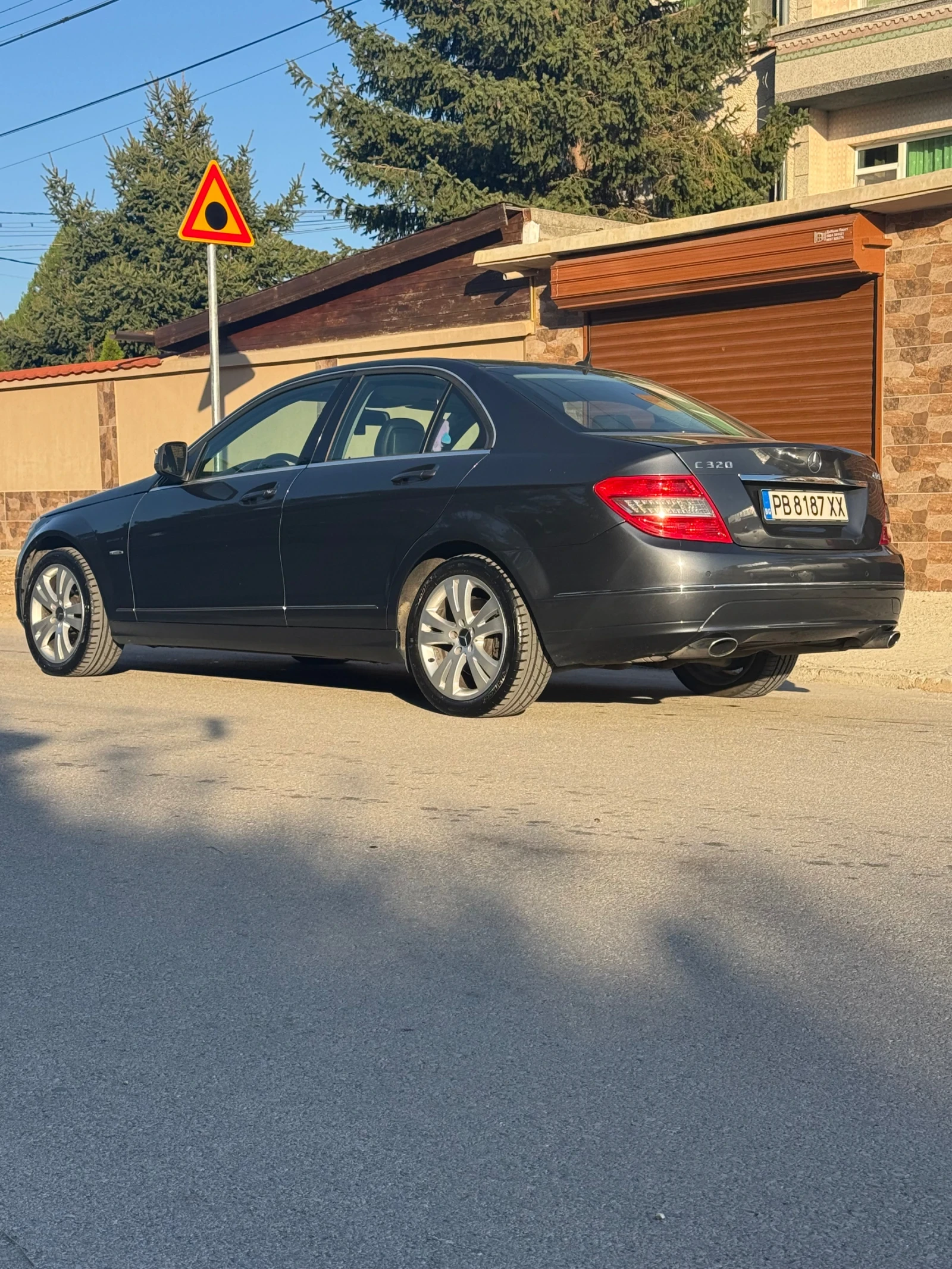 Mercedes-Benz C 320  - изображение 7