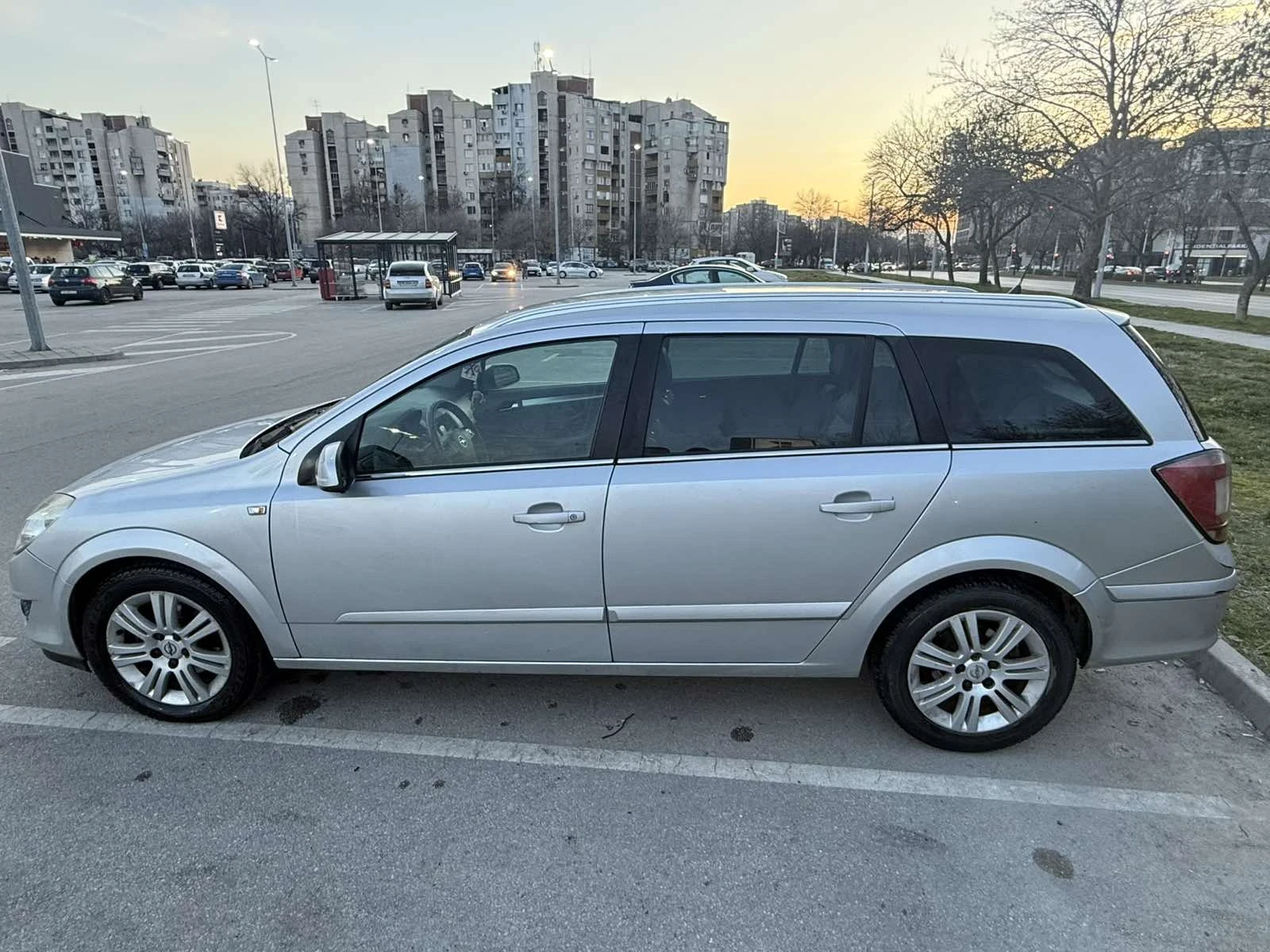Opel Astra, снимка 4 - Автомобили и джипове - 53758495