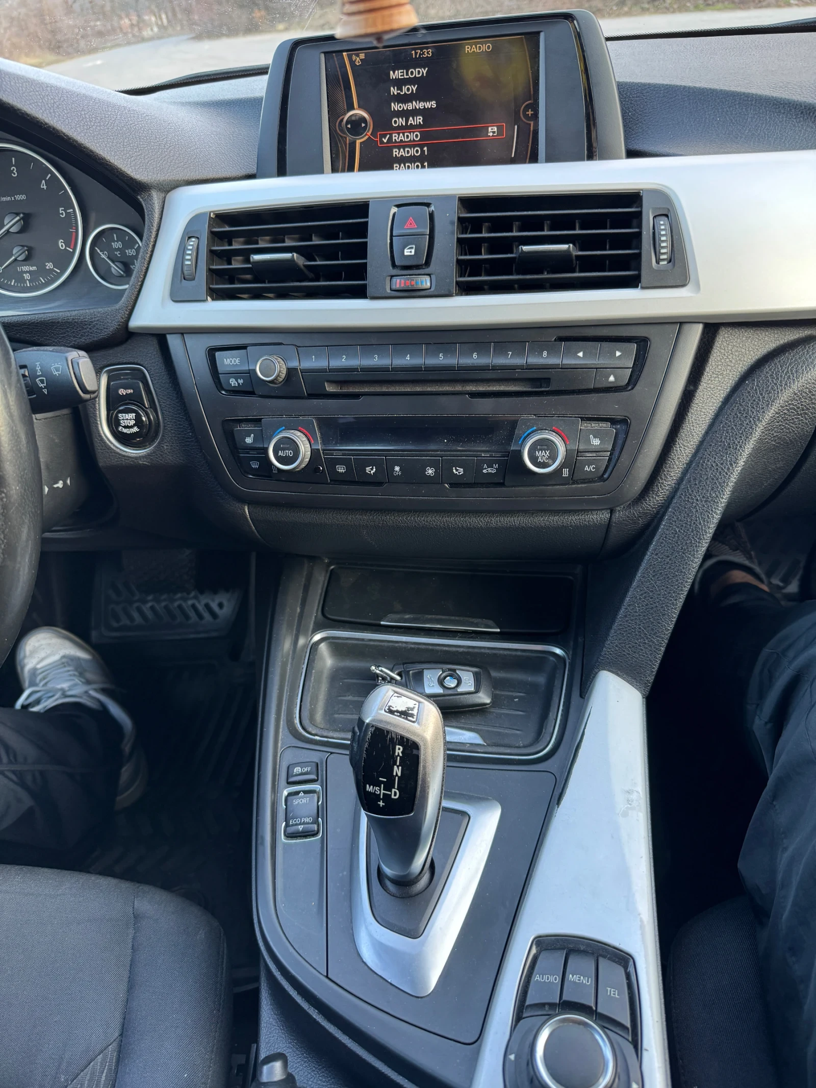 BMW 320, снимка 11 - Автомобили и джипове - 53904049