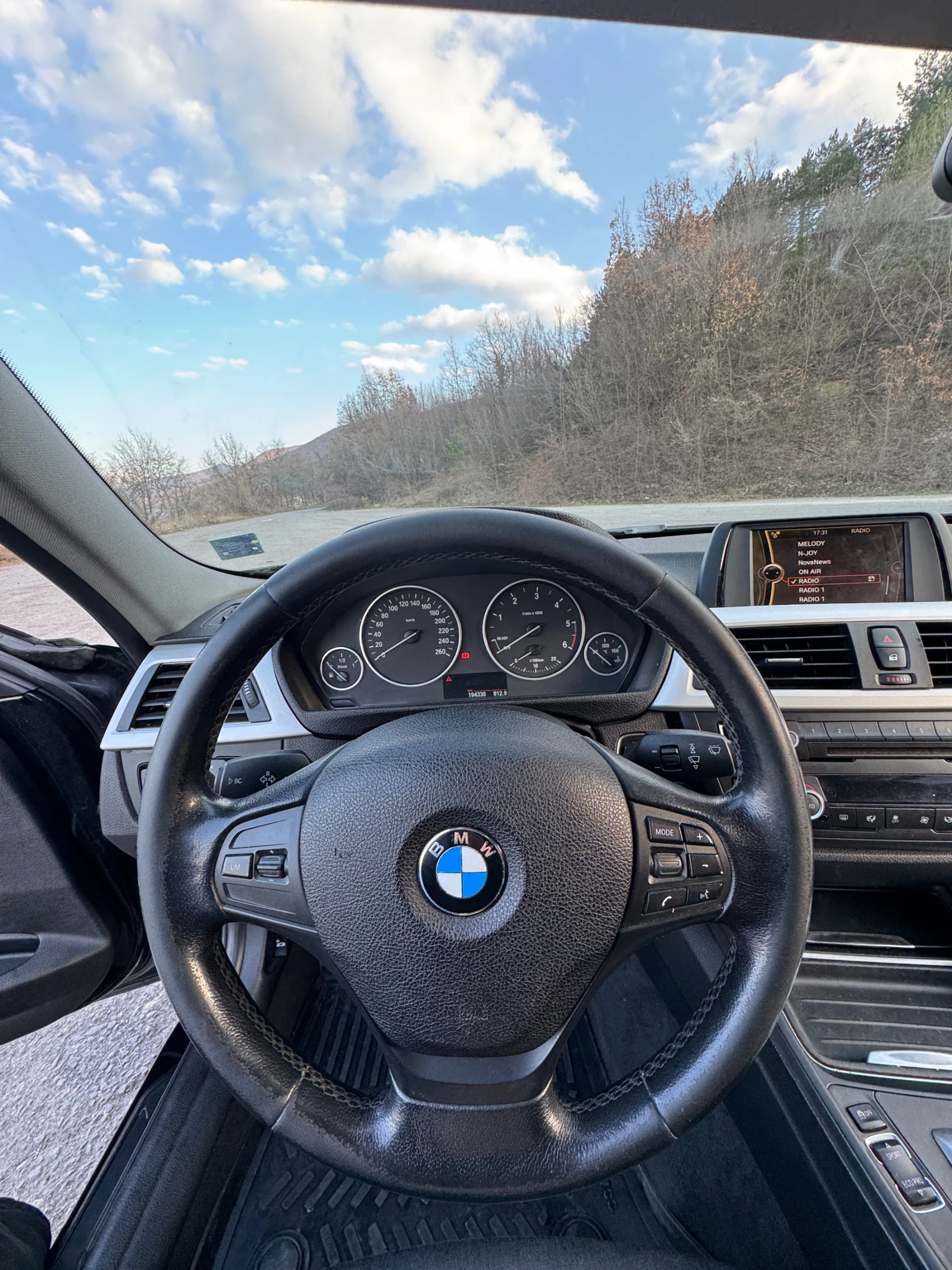 BMW 320, снимка 12 - Автомобили и джипове - 53904049