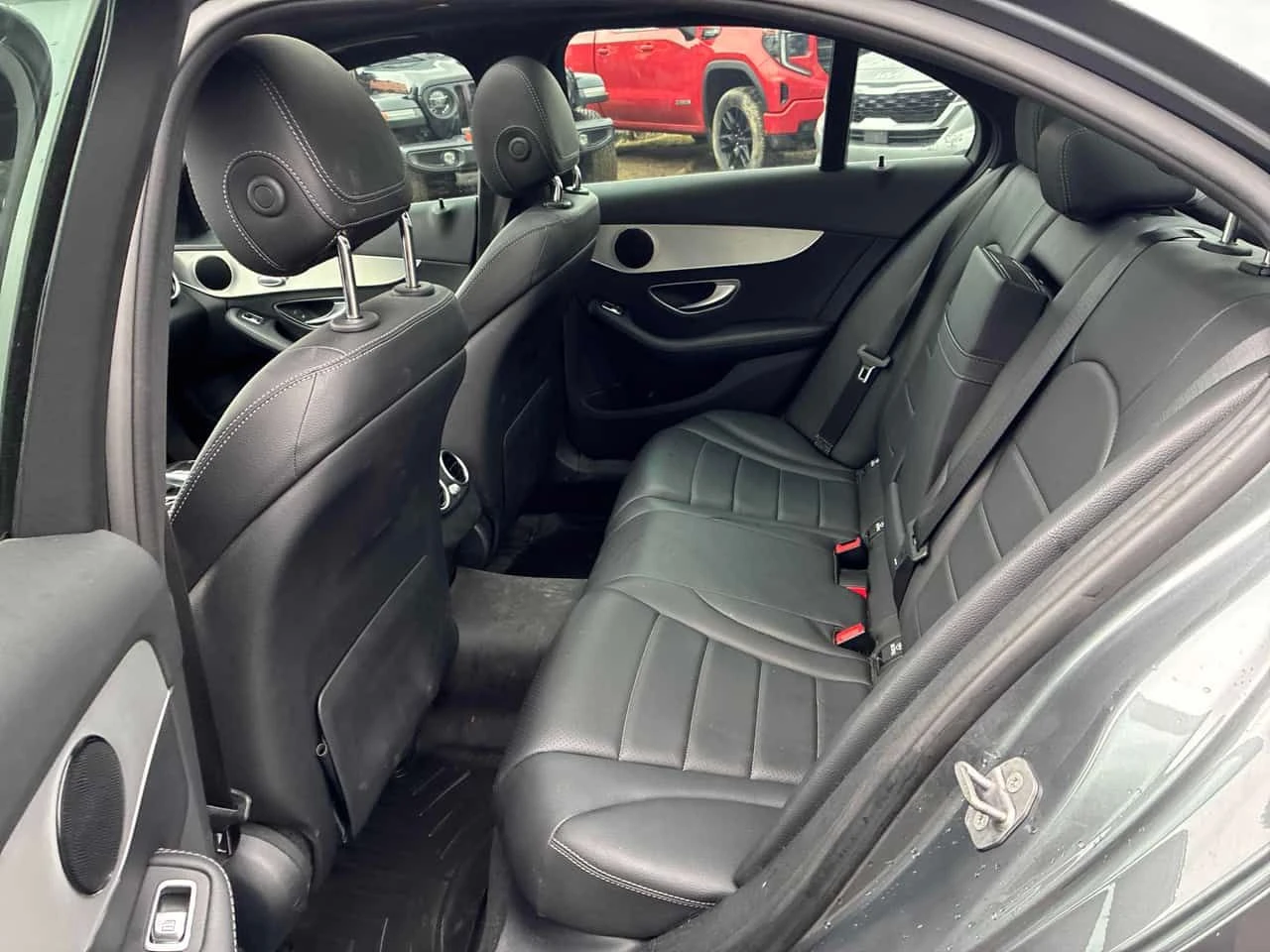 Mercedes-Benz C 300 * CARFAX * Панорама * Подгрев * , снимка 12 - Автомобили и джипове - 54060314