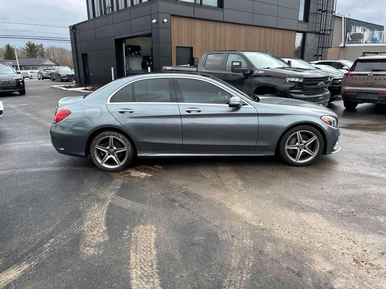 Mercedes-Benz C 300 * CARFAX * Панорама * Подгрев * , снимка 3 - Автомобили и джипове - 54060314