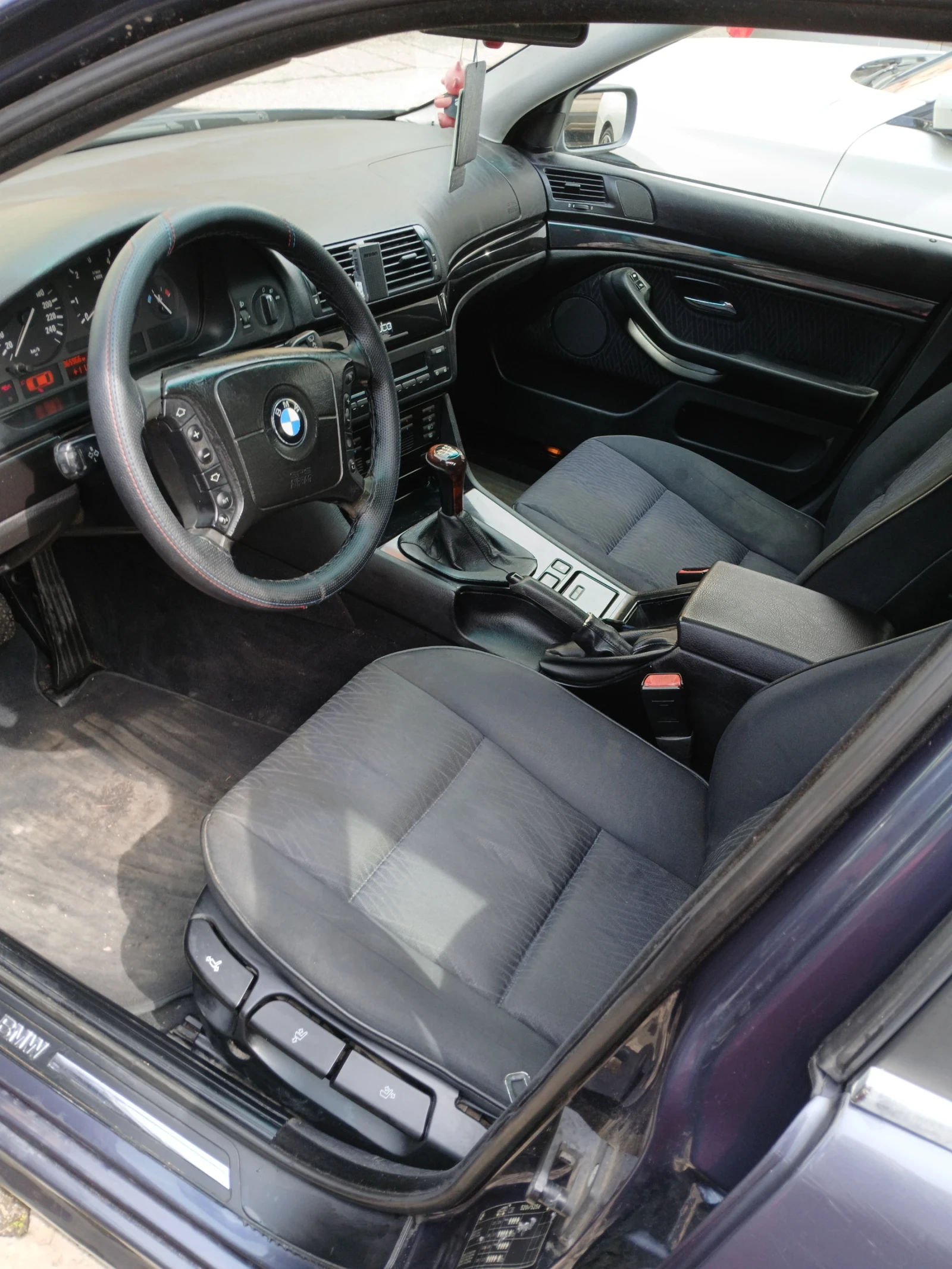 BMW 525, снимка 8 - Автомобили и джипове - 54069792