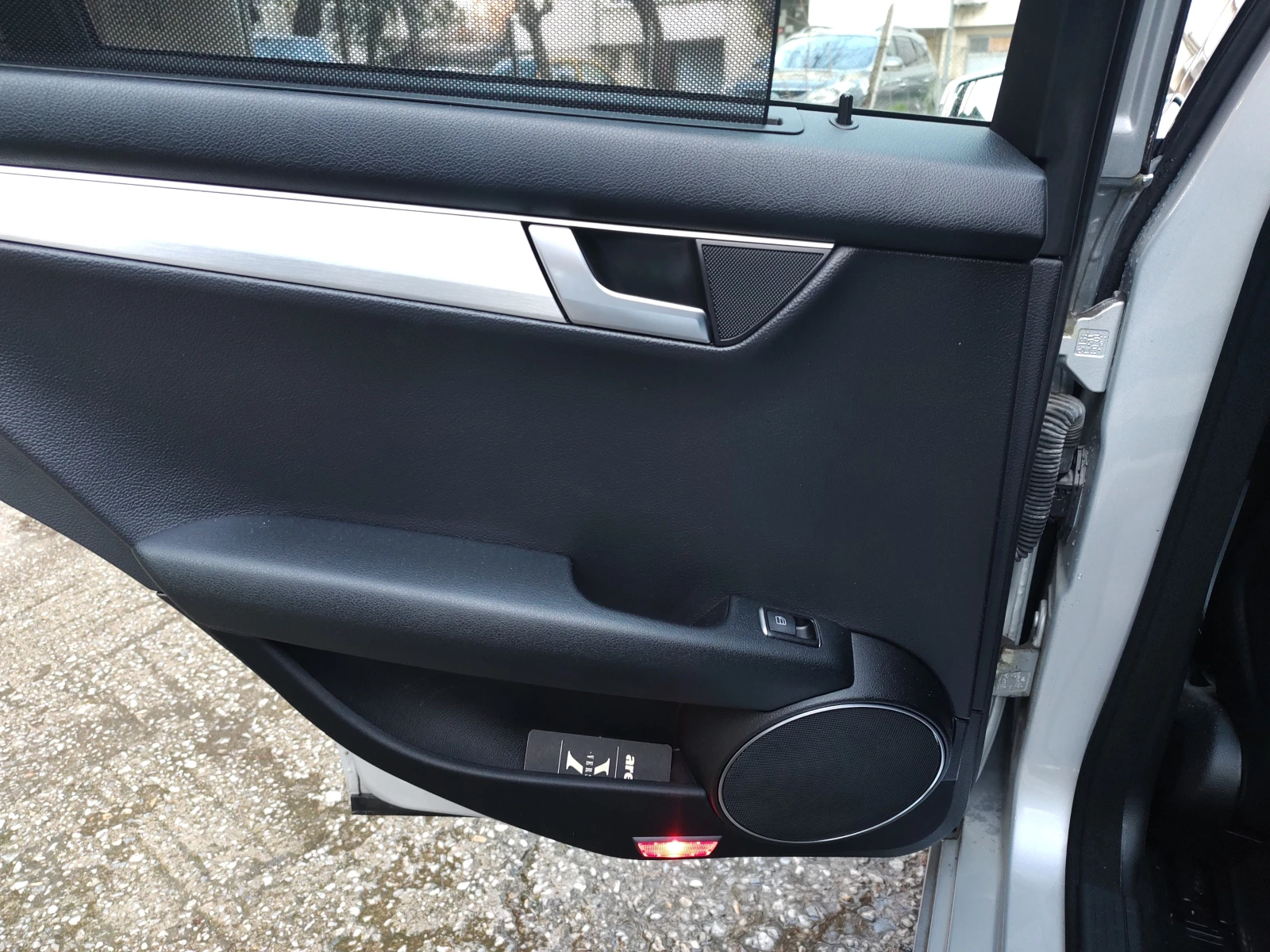 Mercedes-Benz C 200, снимка 13 - Автомобили и джипове - 54814553
