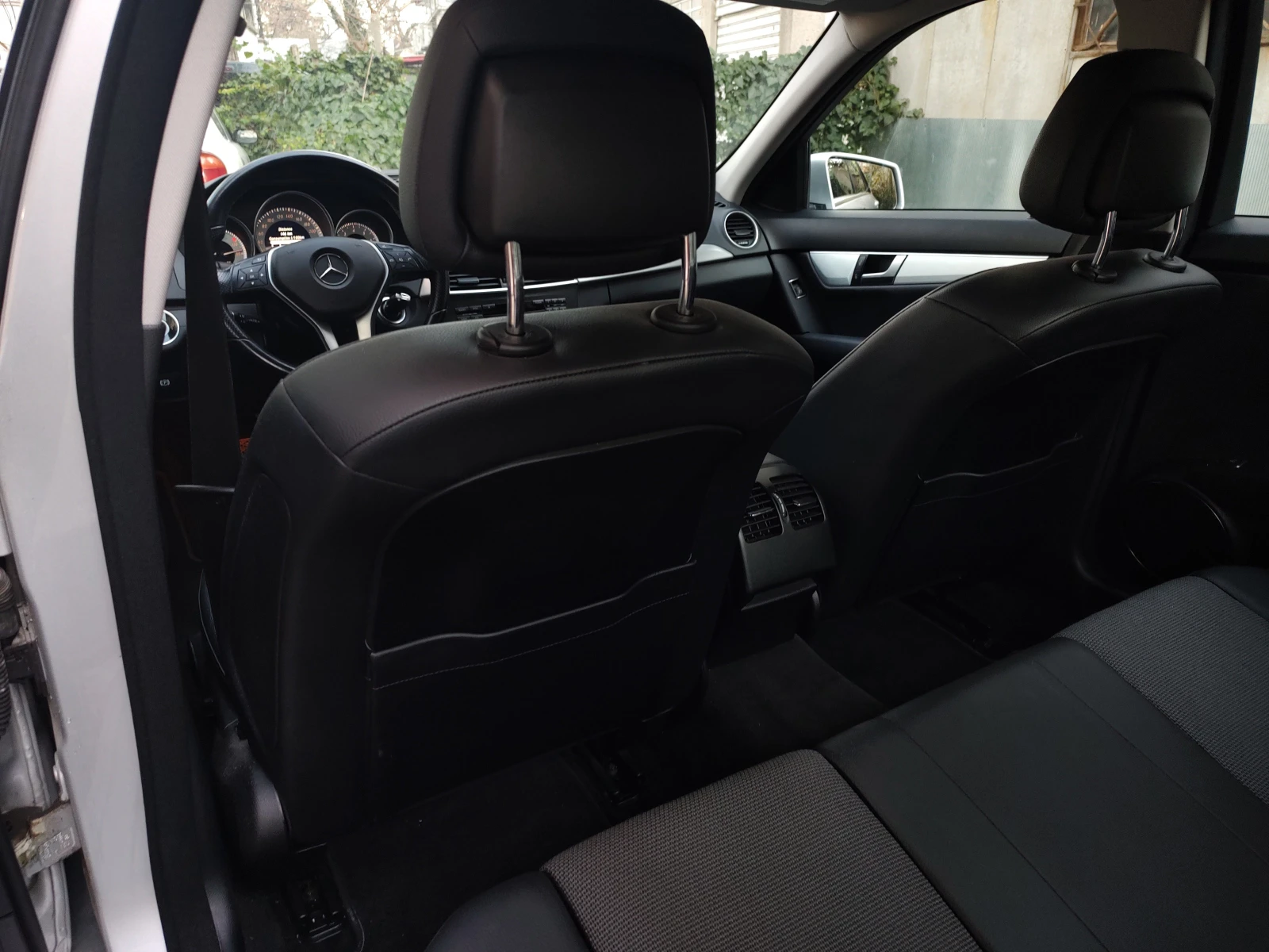 Mercedes-Benz C 200, снимка 15 - Автомобили и джипове - 54814553