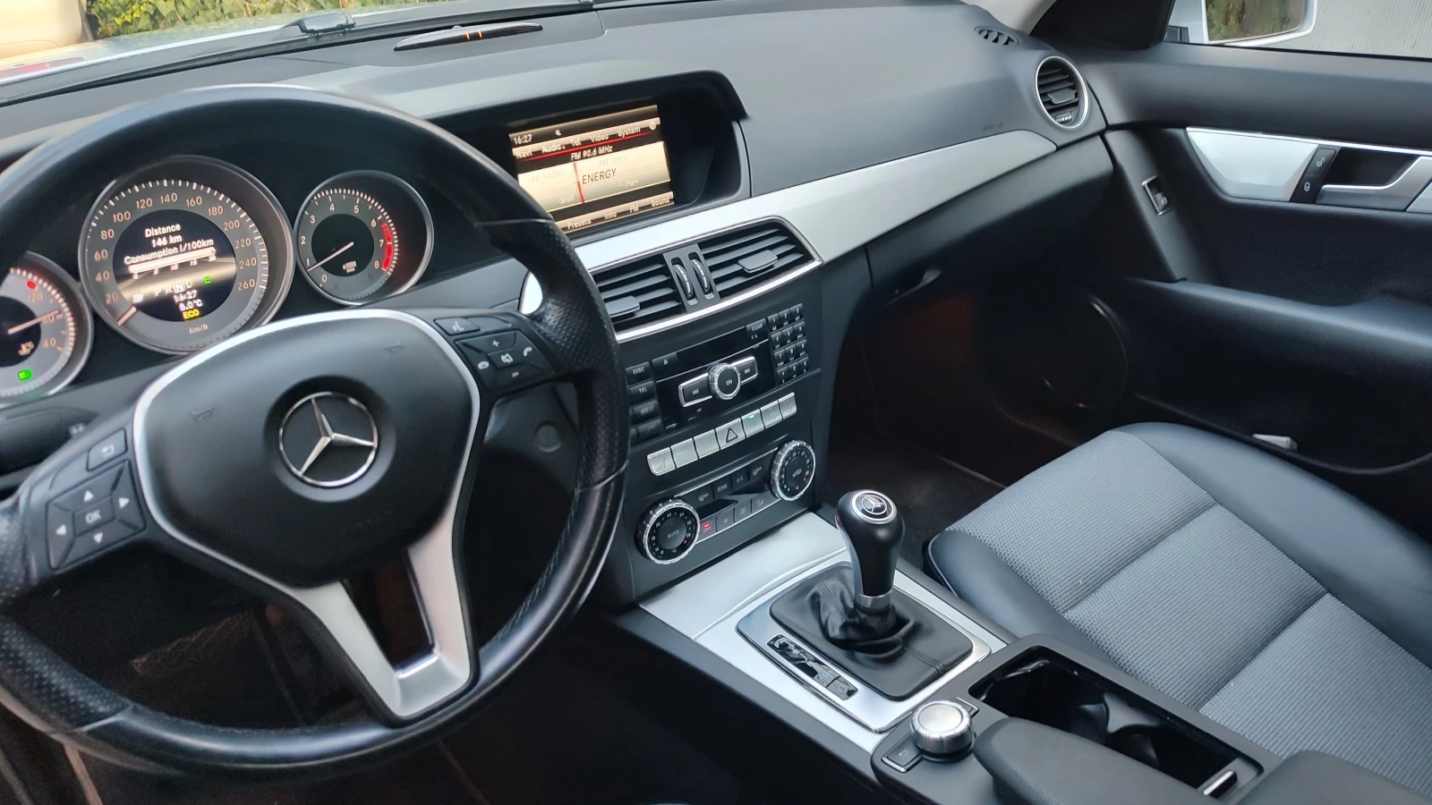Mercedes-Benz C 200, снимка 9 - Автомобили и джипове - 54814553
