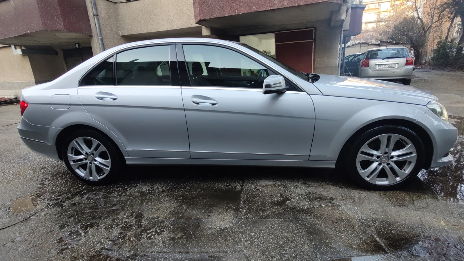 Mercedes-Benz C 200, снимка 6 - Автомобили и джипове - 54814553