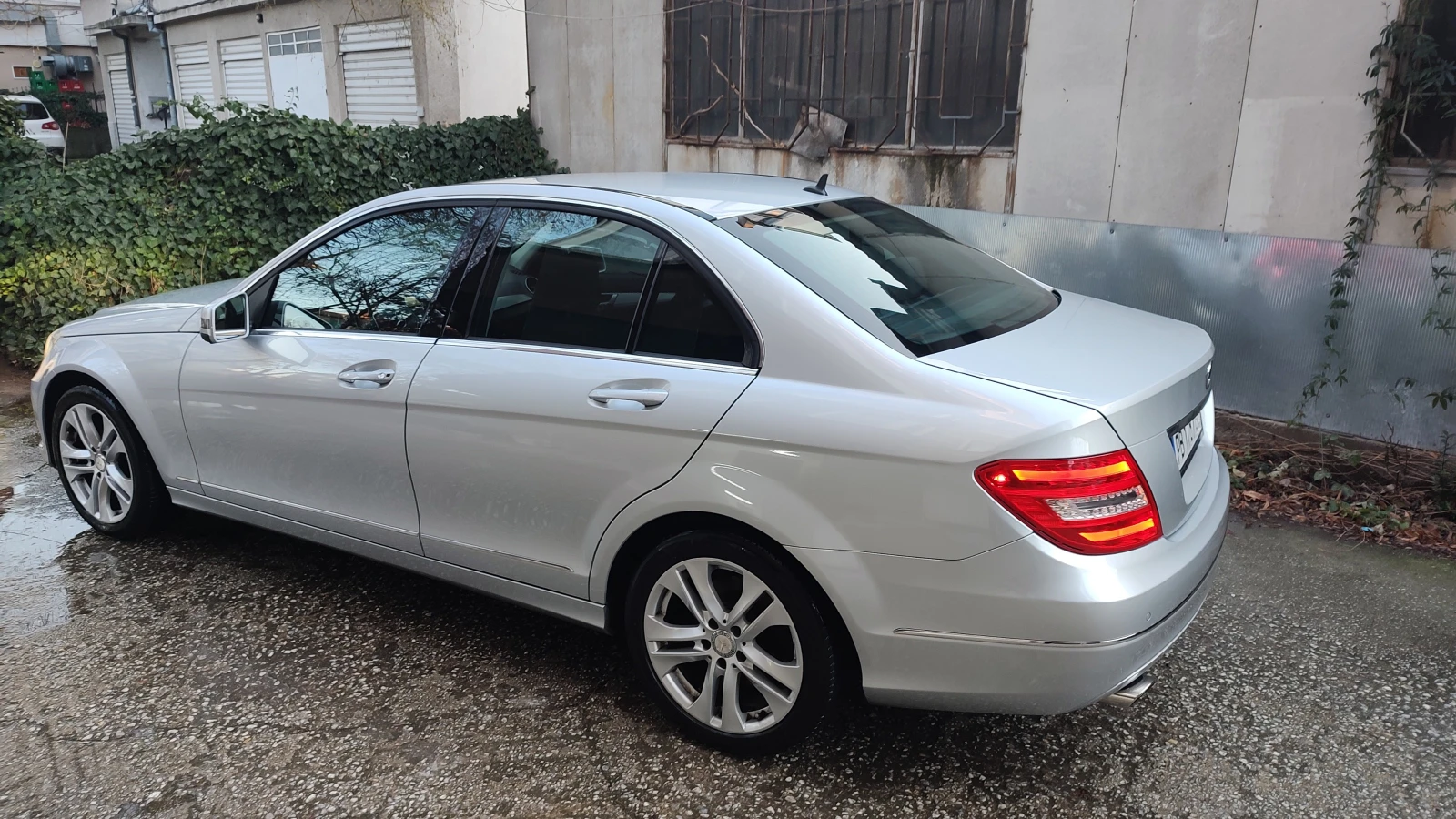Mercedes-Benz C 200, снимка 3 - Автомобили и джипове - 54814553