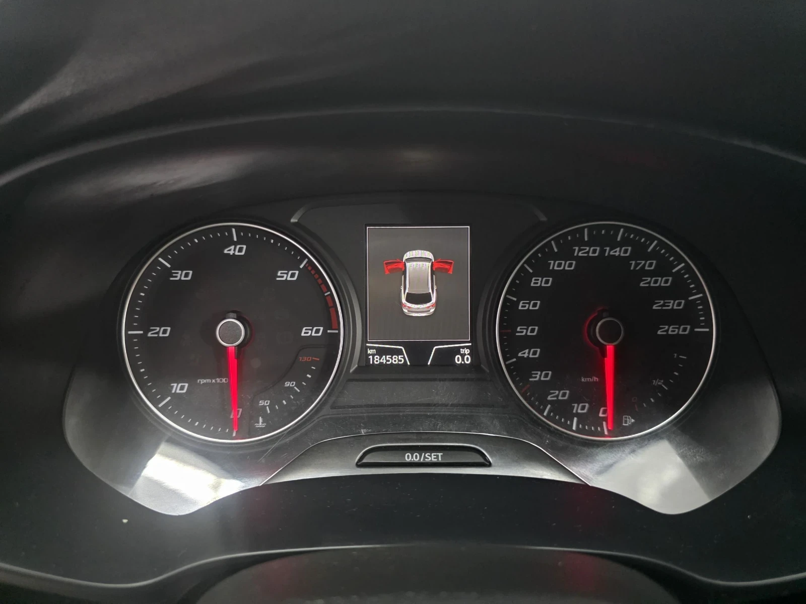 Seat Leon ST 1.6TDI 110кс. ECOMOTIVE , снимка 10 - Автомобили и джипове - 54828320