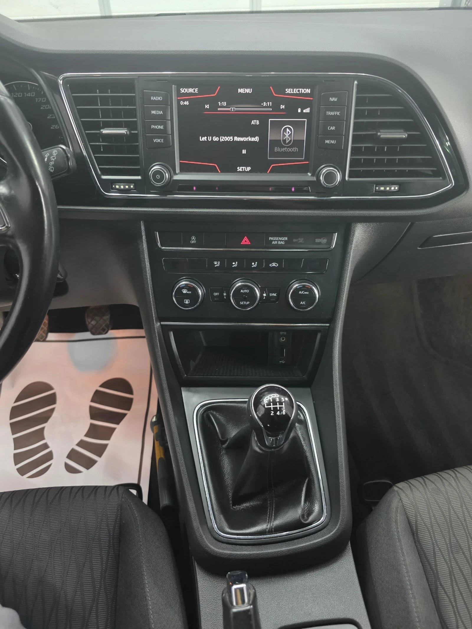 Seat Leon ST 1.6TDI 110кс. ECOMOTIVE , снимка 8 - Автомобили и джипове - 54828320