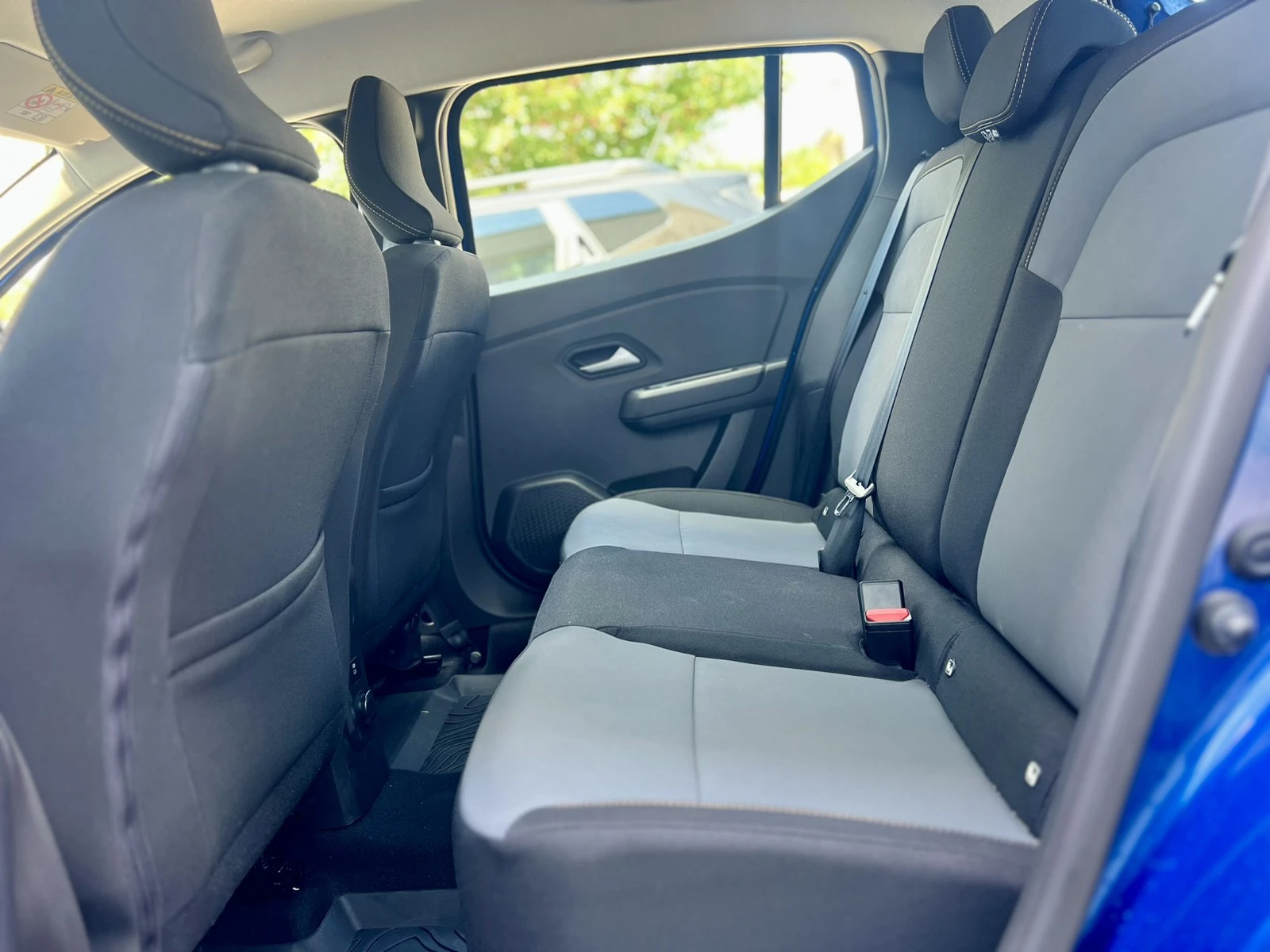 Dacia Sandero Stepway / Extreme / 1.0 TCe / 90 �.�. / ��������� | Mobile.bg � ����������� 15