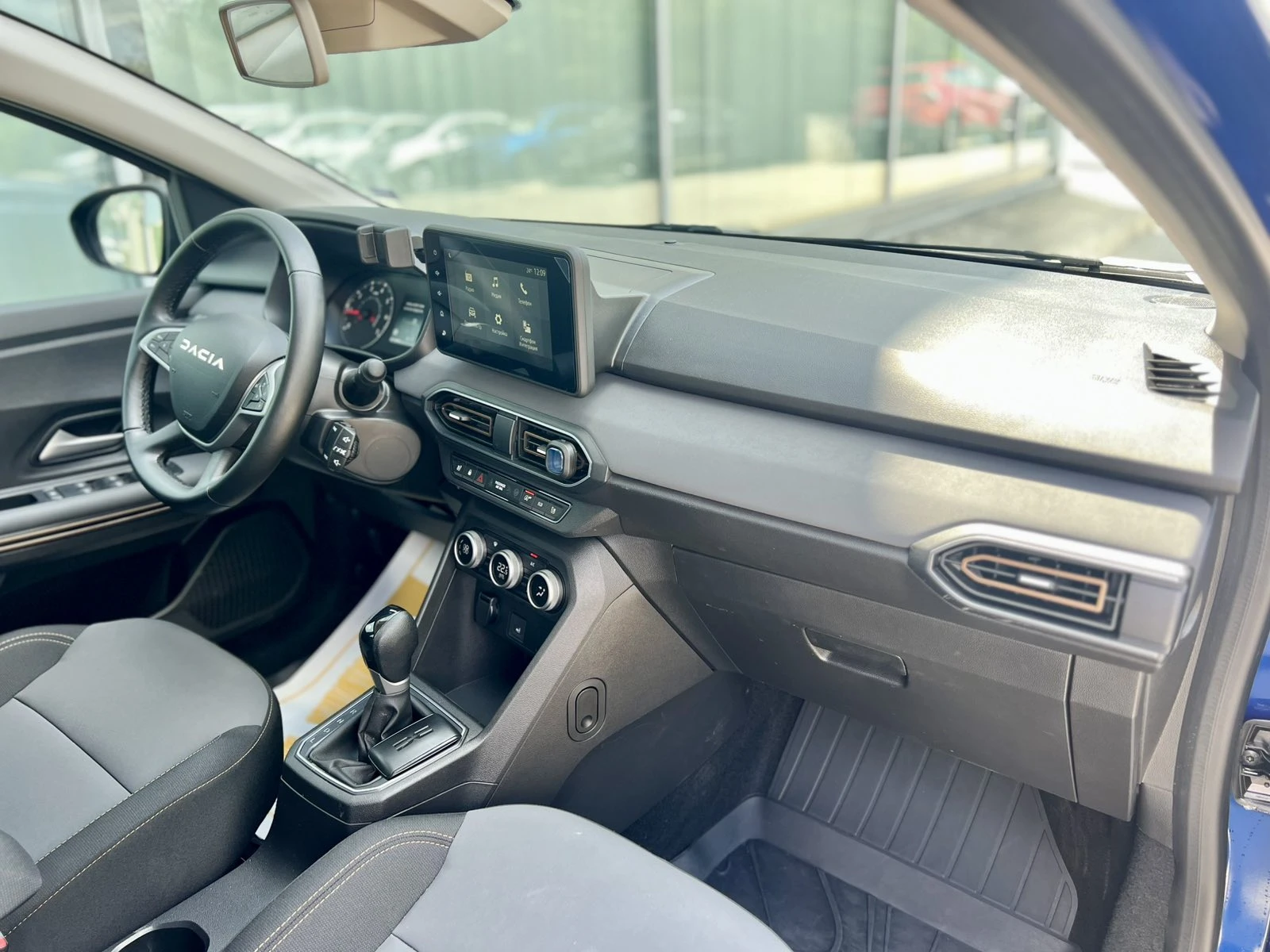 Dacia Sandero Stepway / Extreme / 1.0 TCe / 90 �.�. / ��������� | Mobile.bg � ����������� 10