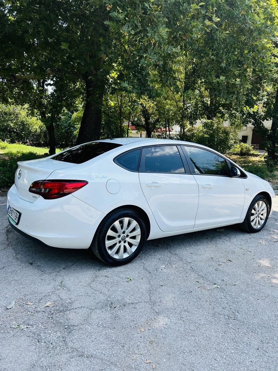 Opel Astra 1.6 CDTI Гаранция + сервизна книжка, снимка 8 - Автомобили и джипове - 54960303